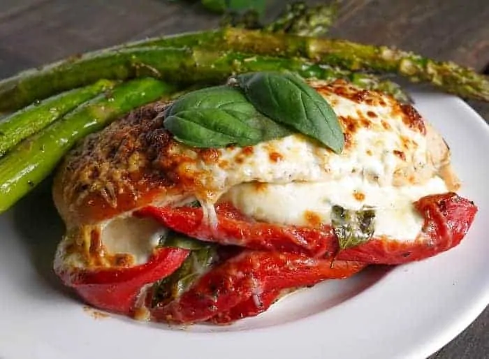 roasted-red-pepper-mozzarella-and-basil-stuffed-chicken