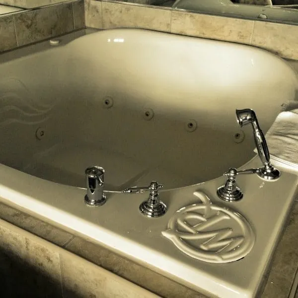 Westgate-Resort-Whirlpool-Tub