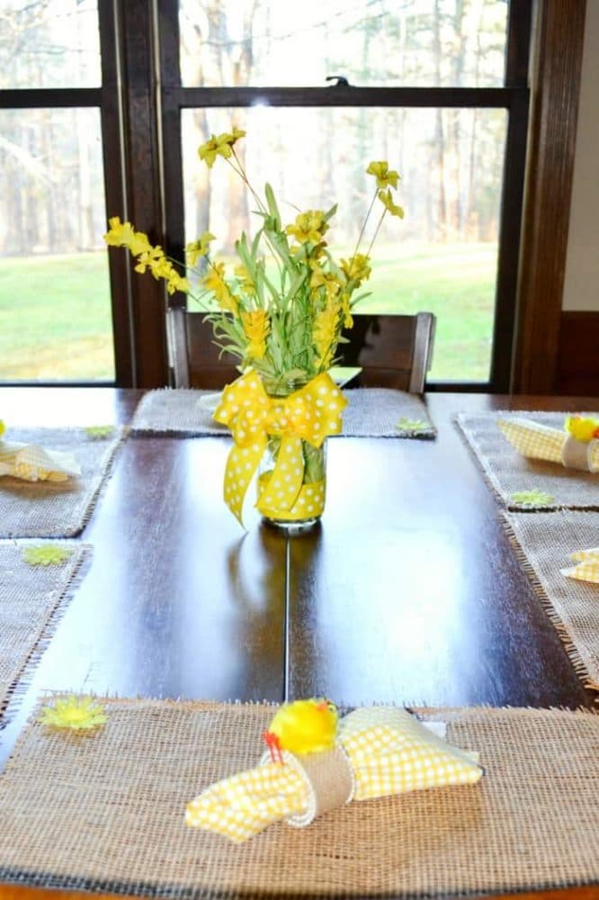 Easy Spring Table Decorations - DIY Placemats, DIY Napkin Rings, and a DIY Spring centerpiece 