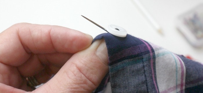 how-to-sew-on-a-button-finishing