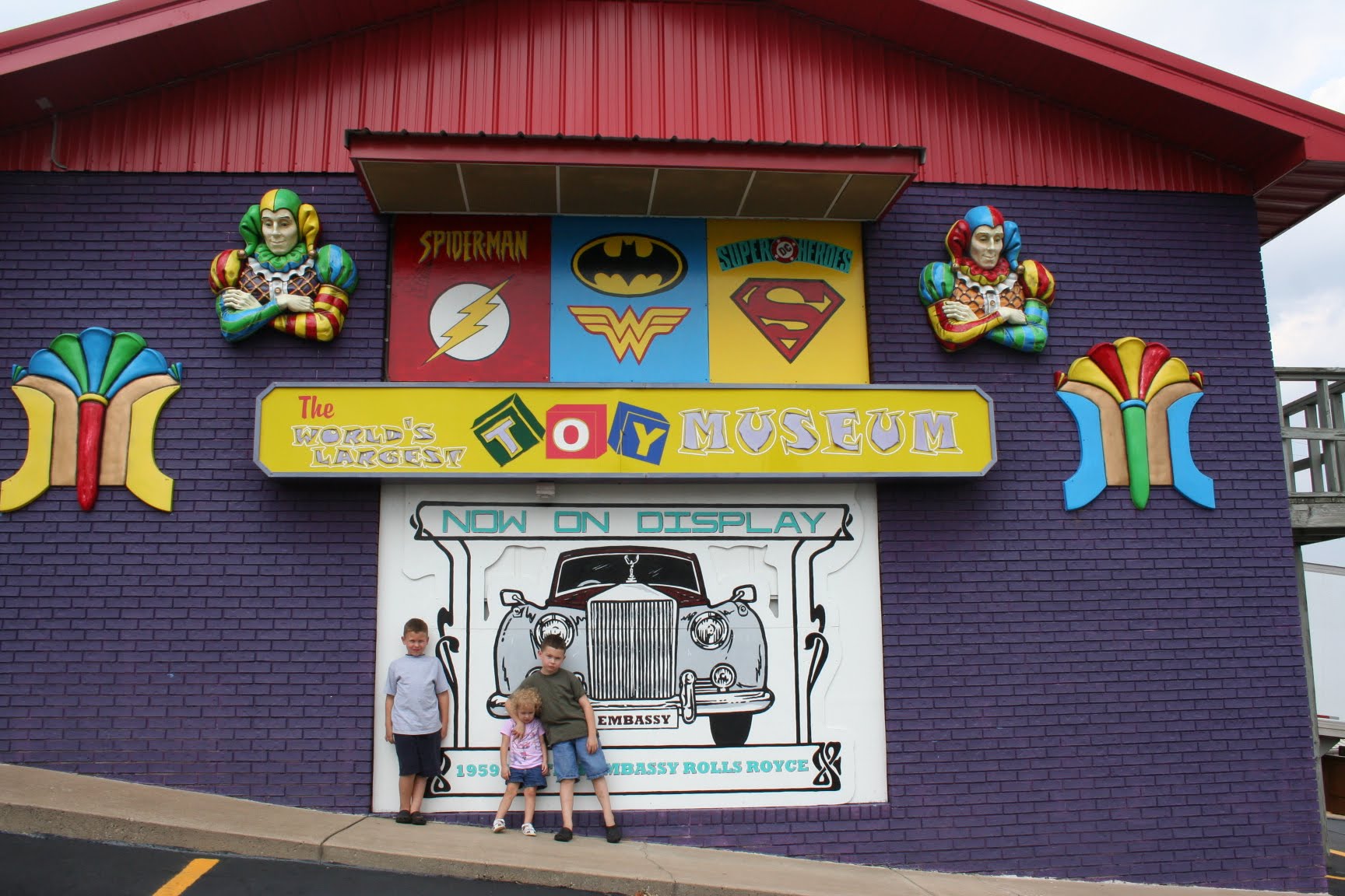 picture taken in front of world's largest toy museum Branson Missouri
